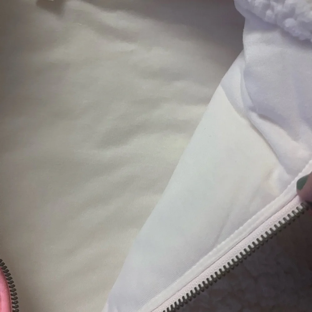 Cat‎ & Jack White and Pink Fleece Vest